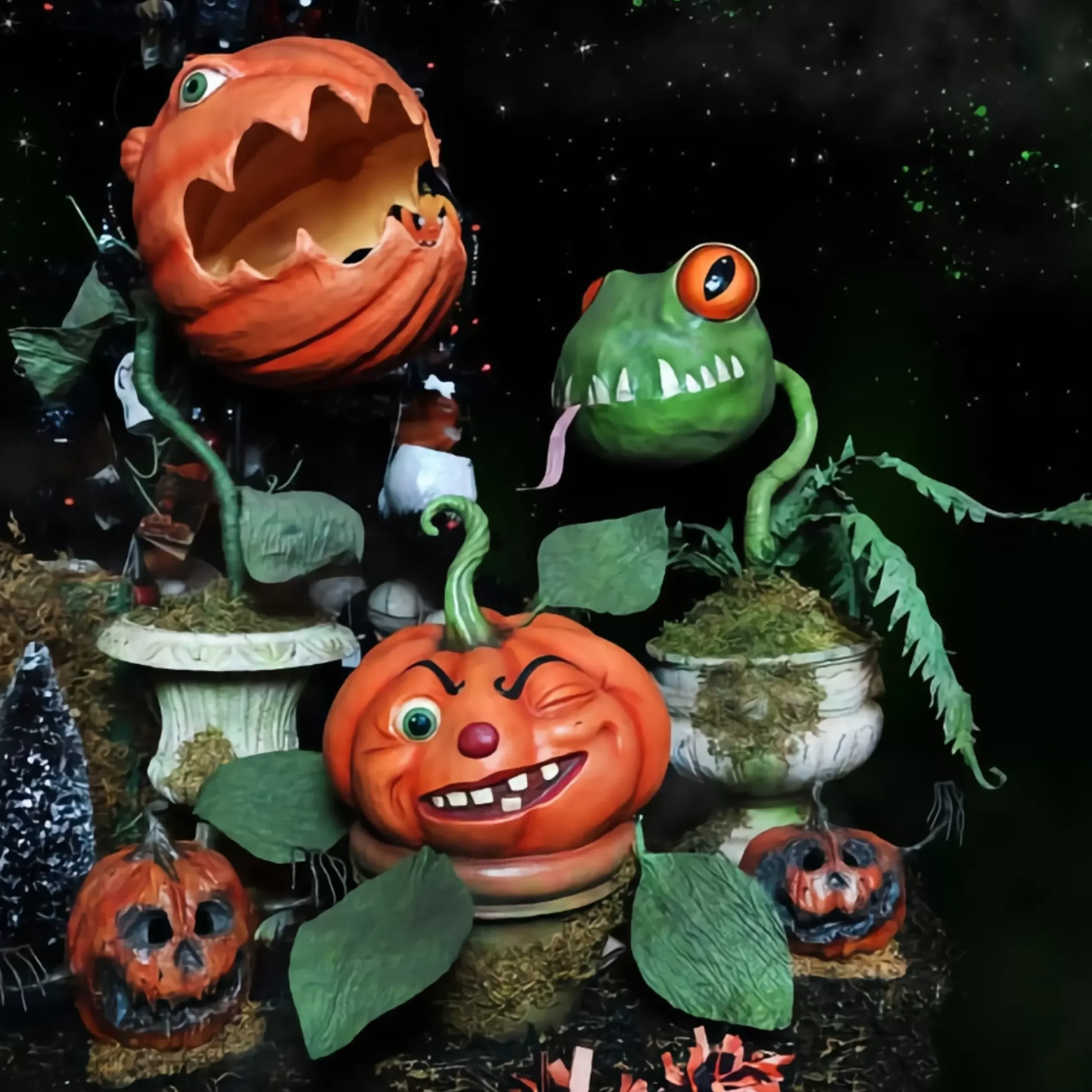 Green Froggy Halloween Fern - 41Cm