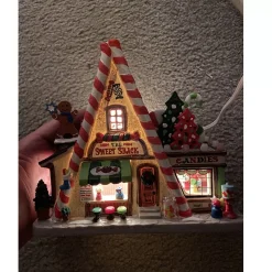 Lemax The Sweet Shack - 21.5Cm