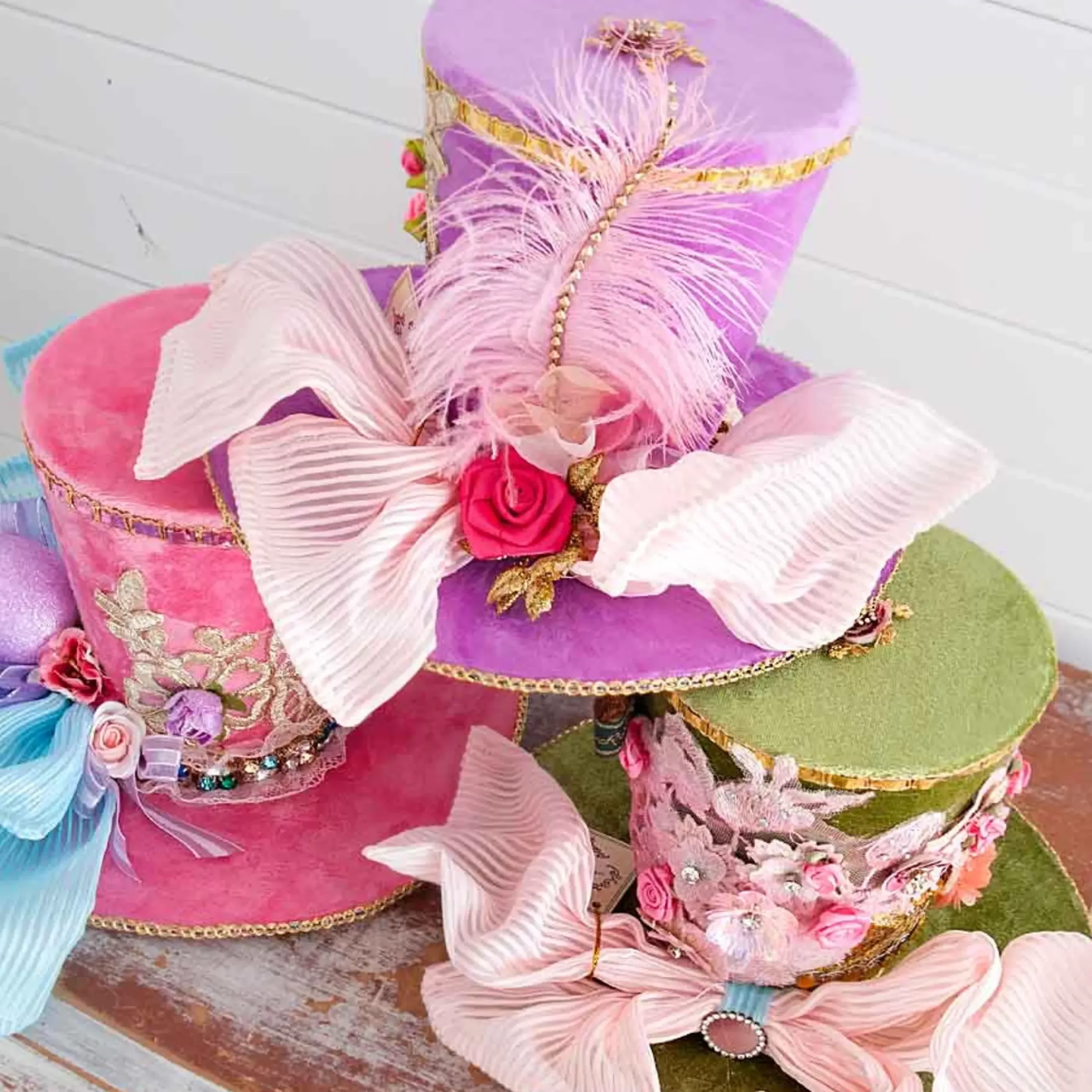 Mark Roberts Easter Parade Top Hat Decoration (3 Styles) - 15Cm