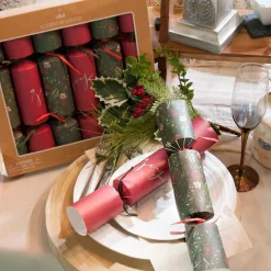 Red Green Winter Foliage Christmas Crackers (Pack Of 6) - 30Cm